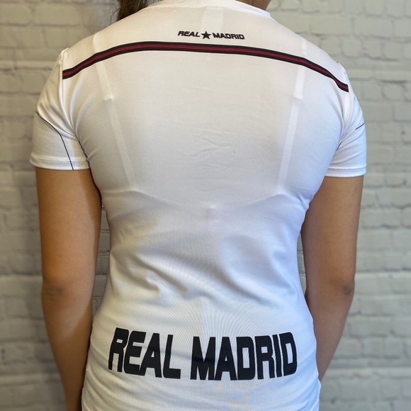 Real Madrid Women's Soccer Jersey Player De Futbol - Picture 2 of 2